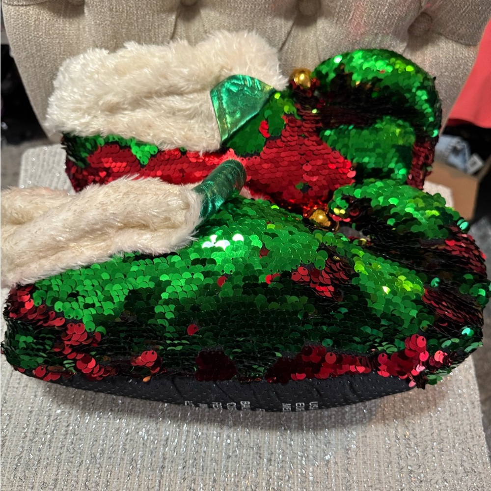 Unisex w 9-11 woman, 7-9 men ELF new Slippers, ugly Elf slippers /goes wsweaters